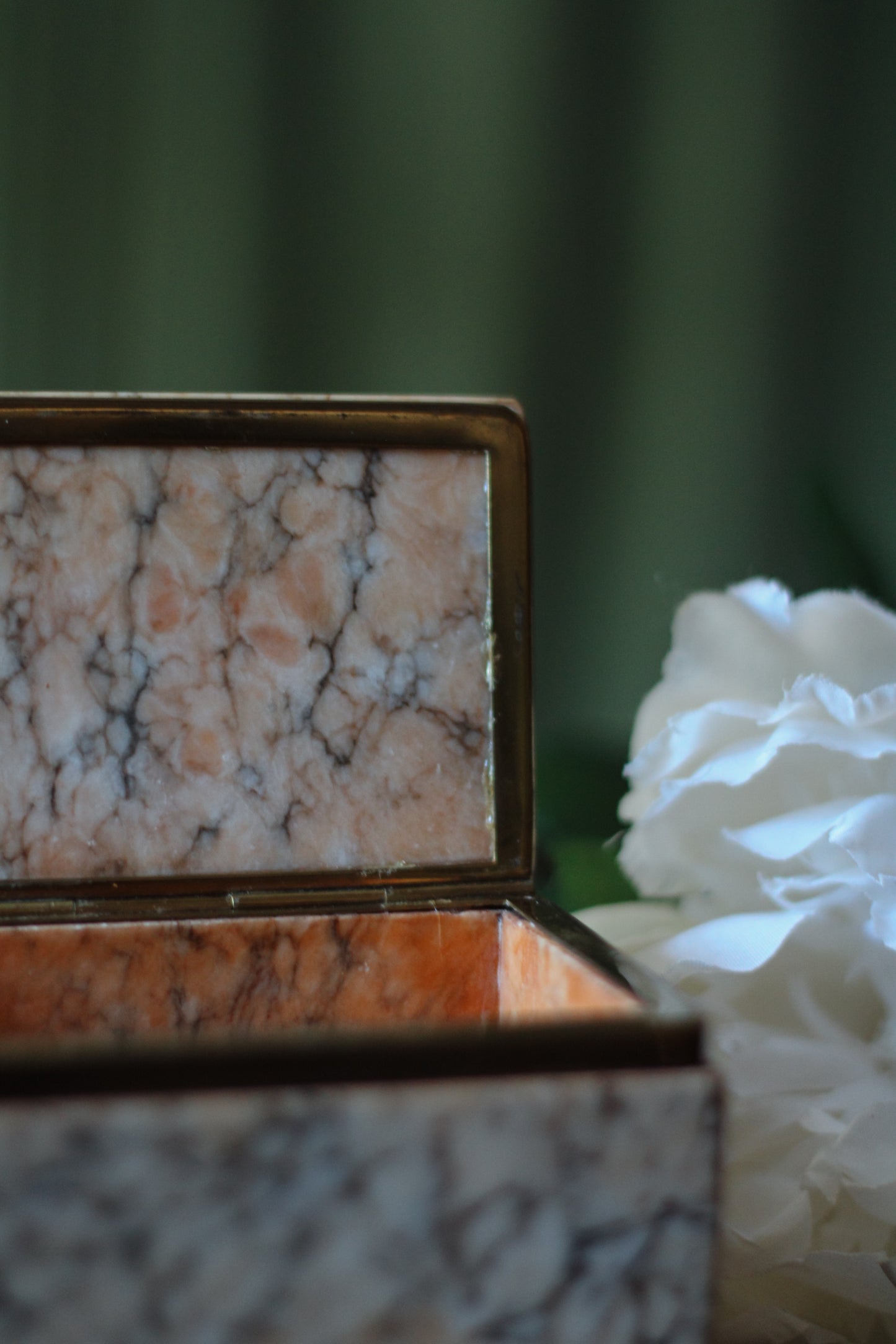 Mottahedeh Design Alabaster Box