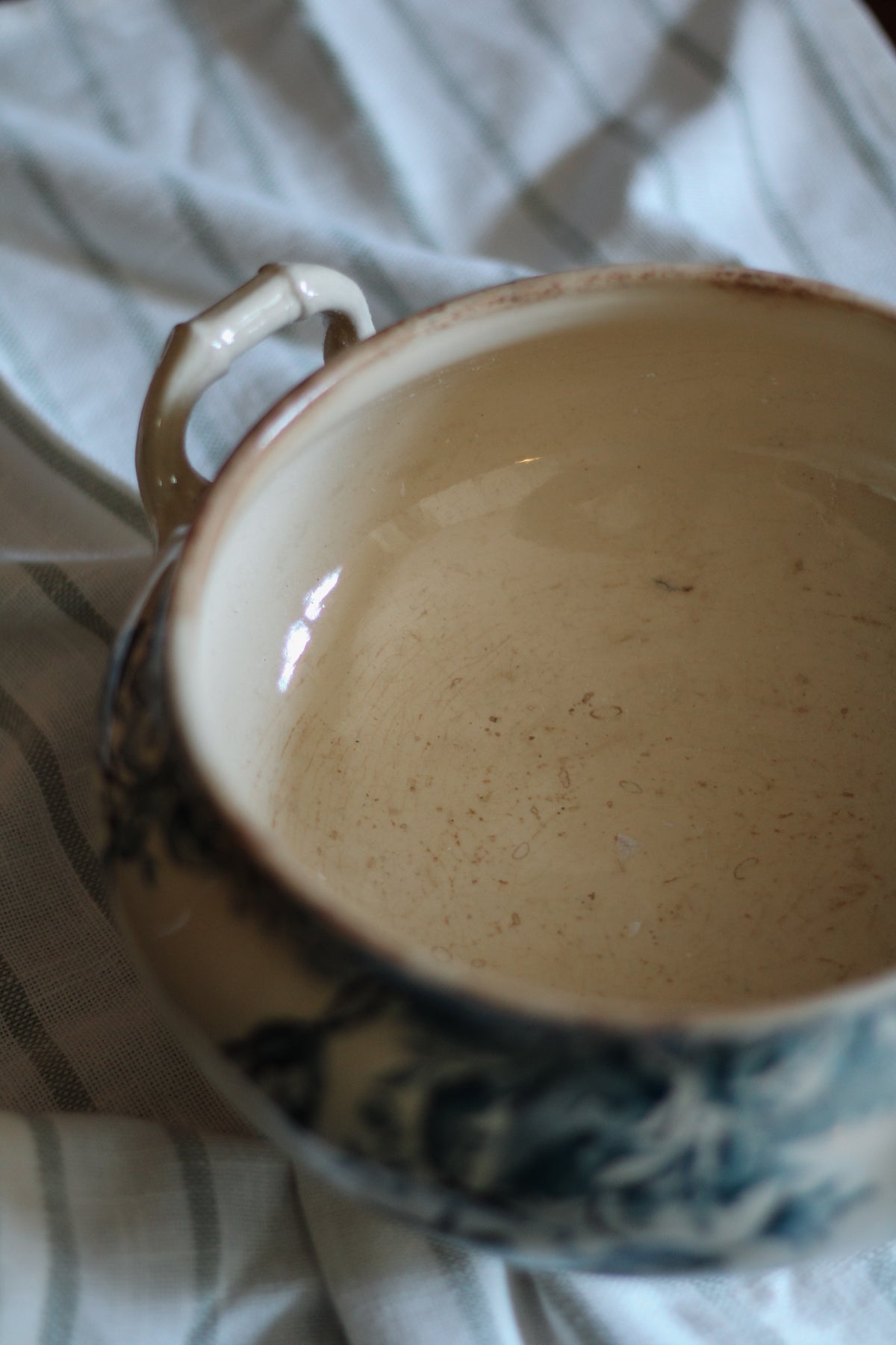 Antique French L’Oréal Porcelaine Opaque Soupière
