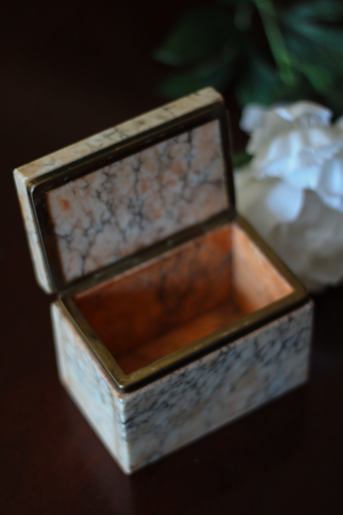Mottahedeh Design Alabaster Box